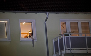 Feuerwehr Essen: FW-E: Zwei verletzte Personen nach Fettexplosion in Mehrfamilienhaus in Essen-Stoppenberg