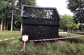 Feuerwehr Schwelm: FW-EN: Abschlussmeldung Vollbrand des historischen Kornspeichers am Haus Martfeld