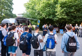POL-RE: Kreis Recklinghausen/ Bottrop: Gute Gespräche und viel Interesse an der "AnsprechBAR an Schulen"