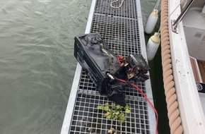 Feuerwehr Oberhausen: FW-OB: Rauchentwicklung auf Solarboot in der Marina Oberhausen
