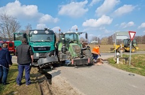 Polizeiinspektion Celle: POL-CE: Bleckmar - LKW stößt mit Traktor zusammen