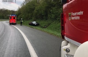 Feuerwehr Iserlohn: FW-MK: Verkehrsunfall und Osterfeuer