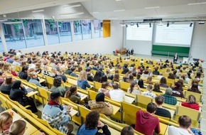 Universität Kassel: Mehr Studienanfänger, mehr Internationale an der Uni Kassel