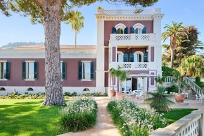 Mediterranean Hospitality: Herbst an der Küste der Götter – Kalabriens stille Schönheit