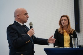 POL-OF: Fachtag des Polizeipräsidiums Südosthessen: Aufarbeitung der Jugoslawienkriege als Beitrag zu demokratischer Resilienz und bürgernaher Polizeiarbeit