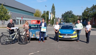 Polizeiinspektion Emsland/Grafschaft Bentheim: POL-EL: Lingen - Sehen und gesehen werden Kostenloser Lichttest für Rad- und Autofahrer