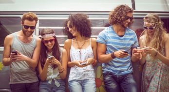 Opodo Deutschland: Urlaub 4.0: Smartphones sind die wichtigsten Reisebegleiter / Umfrage des Reiseportals Opodo zeigt, wie unverzichtbar Mobiltelefone für viele Deutsche auch in den Ferien sind