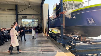 Polizei Münster: POL-MS: Ein hochmodernes Boot für die Wasserschutzpolizei in Minden - Taufe der "WSP 16" in Münster