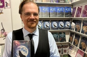 Spica Verlag GmbH: Zwischen den alten Bäumen lauern viele dunkle Geschichten