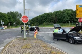 Feuerwehr Schermbeck: FW-Schermbeck: Verkehrsunfall sorgte für Einsatz am Montagmorgen