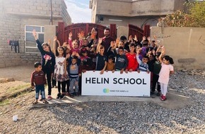 reproplan: reproplan spendet Alu-Schild für geflüchtete Kinder in irakischer Schule