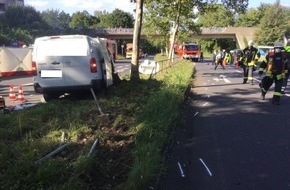 Feuerwehr und Rettungsdienst Bonn: FW-BN: Schwerer Verkehrsunfall, zwei Verletzte