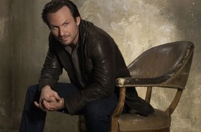 Kabel Eins: Erfolgsproduzent Jerry Bruckheimer und Hollywood-Star Christian Slater ermitteln in "The Forgotten - Die Wahrheit stirbt nie" ab 9. September 2010, um 20.15 Uhr in Deutscher Erstausstrahlung bei kabel eins (mit Bild)