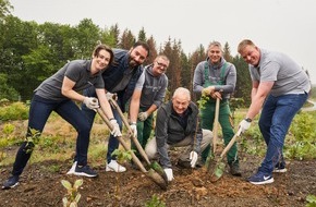 STARK Deutschland GmbH: +++ Pressemeldung: Melle Gallhöfer Dach GmbH startet  Holzkampagne BAUMZEIT +++