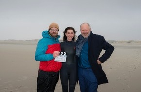 NDR / Das Erste: Dreh in Nordfriesland und an der Ostsee für neuen NDR-"Tatort" mit Axel Milberg und Christiane Paul