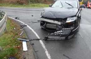 Kreispolizeibehörde Oberbergischer Kreis: POL-GM: Abbiegeunfall fordert zwei Verletzte