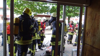 Feuerwehr Kalkar: Erfolgreiche Großübung im Wunderland Kalkar.