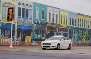 Ford-Werke GmbH: Als erster Autohersteller testet Ford autonome Fahrzeuge in "Mcity" - dem urbanen Testlabor der Universität von Michigan