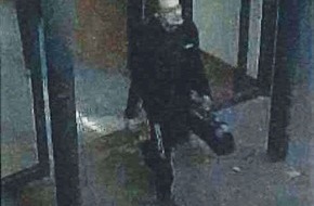 Polizei Bremen: POL-HB: Nr.: 0582--Nach Diebstahl einer wertvollen Geige - Polizei fahndet mit Fotos--