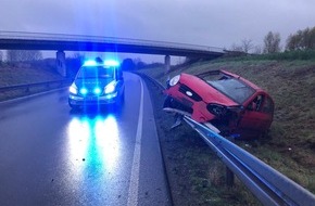 Polizei Coesfeld: POL-COE: Coesfeld-Lette, B474; 2 leichtverletzte Person bei Alleinunfall