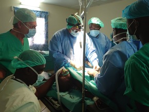 Pressemitteilung: Hilfe für Togo - Team des Klinikums Nürnberg besucht Partnerkrankenhaus