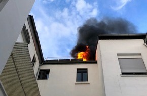 Feuerwehr und Rettungsdienst Bonn: FW-BN: Brand auf einem Dachgeschoss-Balkon