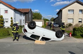 Freiwillige Feuerwehr Lage: FW Lage: TH P-klemmt VU / 1 Person klemmt - PKW auf Seite - 25.04.2020 - 16:30 Uhr