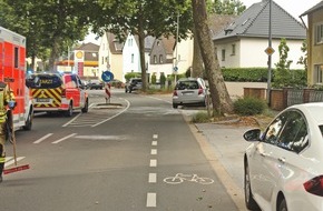 Polizei Mettmann: POL-ME: Internistische Beschwerden am Steuer führten zum Verkehrsunfall - Hilden - 2108042