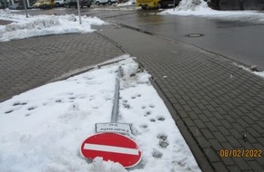 Polizeiinspektion Goslar: POL-GS: Verkehrsunfall mit anschließender Flucht in Braunlage