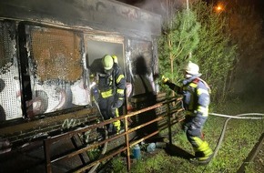 Freiwillige Feuerwehr Celle: FW Celle: Gemeldeter Lagerhallenbrand - Feuer in ehemaligem Stellwerk