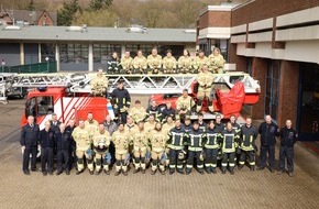 Feuerwehr Kleve: FW-KLE: Feuerwehr-Grundausbildung erfolgreich abgeschlossen