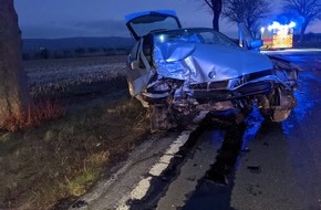 Polizeiinspektion Hameln-Pyrmont/Holzminden: POL-HM: Verkehrsunfall auf der L423 zwischen Coppenbrügge und Hohnsen - 22-jähriger leichtverletzt