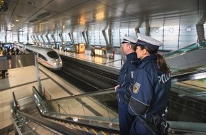 Bundespolizeidirektion Flughafen Frankfurt am Main: BPOLD FRA: Betrunkene Diebe auf frischer Tat ertappt