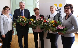 VNG AG: VNG-Presseinformation: Fotoausstellung "Engagement zeigt Gesicht" in Wismar feierlich eröffnet
