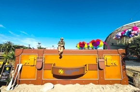 REKORD-INSTITUT für DEUTSCHLAND: RID-Weltrekord am »Hockenheimring«: Reiseveranstalter »schauinsland-reisen« präsentiert »größte Nachbildung eines Reisekoffers« auf Musikfestival GLÜCKSGEFÜHLE ‘23