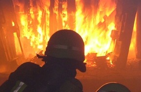 Deutscher Feuerwehrverband e. V. (DFV): DFV: Sicherheitsforum ÂHeißausbildung in FeuerwehrenÂ Expertendiskussion über den Nutzen und die Gefahren der Heißausbildung Termin: Freitag 10. Juni 2005, 13.00 bis 18.00 Uhr, Halle 17, Nord/LB-Forum