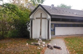 Polizei Düren: POL-DN: Grabschmuck gestohlen und Kreuz zerstört