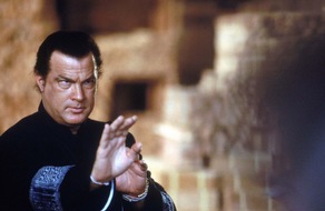 ProSieben: Steven Seagal - The Belly of the Beast: Irre Stunts am Samstag, 28. Mai 2005 um 23.05 Uhr auf ProSieben