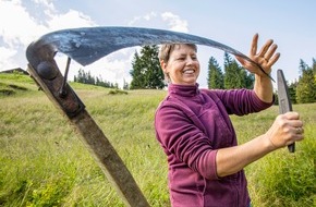 Caritas Schweiz / Caritas Suisse: Caritas Suisse cherche 1'400 bénévoles pour épauler les paysans de montagne pendant la pandémie