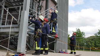 Freiwillige Feuerwehr Celle: FW Celle: Ausbildung Absturzsicherung bei der Feuerwehr Celle