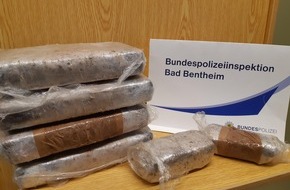 Bundespolizeiinspektion Bad Bentheim: BPOL-BadBentheim: Rund 4,7 Kilo Kokain durch Bundespolizei beschlagnahmt / 30-Jährige in Untersuchungshaft