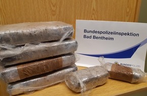 Bundespolizeiinspektion Bad Bentheim: BPOL-BadBentheim: Rund 4,7 Kilo Kokain durch Bundespolizei beschlagnahmt / 30-Jährige in Untersuchungshaft