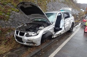 Polizeidirektion Bad Kreuznach: POL-PDKH: Verkehrsunfall mit zwei schwerverletzten Personen