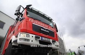 Feuerwehr Essen: FW-E: Dachstuhl brennt in voller Ausdehnung