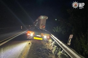 Polizeiautobahnstation Kaiserslautern und Zentrale Verkehrsdienste: POL-PASTKL: Schwertransport blockiert Fahrbahn