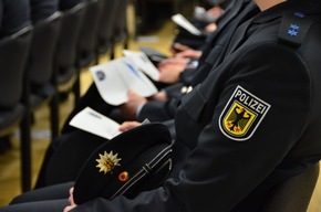 BPOLD-H: Bundespolizei vereidigt neue Kolleginnen und Kollegen - 111 ausgebildete Polizisten leisteten den Diensteid