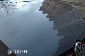 Polizeipräsidium Westpfalz: POL-PPWP: Wer hat das Auto zerkratzt?