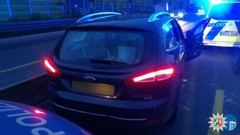 Polizeipr&auml;sidium Oberhausen: POL-OB: Verfolgungsfahrt durch mehrere St&auml;dte endet f&uuml;r jungen Fahrer in Handschellen