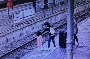 Bundespolizeidirektion Sankt Augustin: BPOL NRW: Videobeobachtung durch Bundespolizei: Mädchen gibt ihrer Schwester einen lebenswichtigen Hinweis