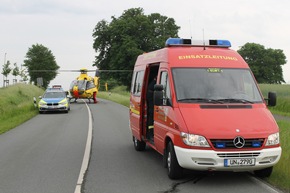 FW-WRN: Einsatzreiches Wochenende mit einem gemeldeten PKW Brand auf der Autobahn 1, ein loser Ast im Baum am Stadtpark und ein Verkehrsunfall mit zwei PKW an der Einmündung Münsterstraße / Wesseler Straße